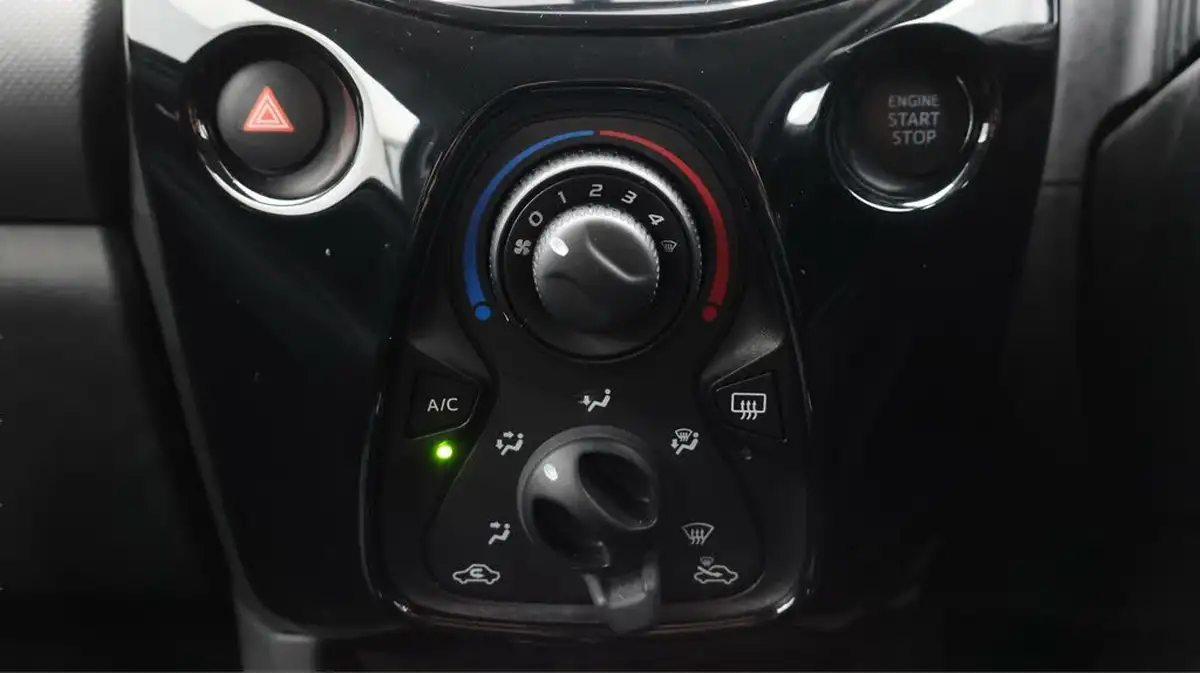 2019-peugeot-108-10-allure-hatchback-5d-2-tronic-big-12