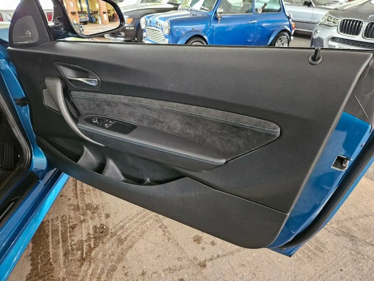 2020-bmw-2-series-30-m2-competition-big-42