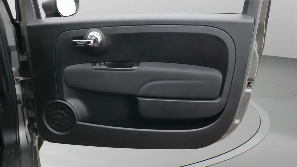 2020-fiat-500-10-lounge-big-15