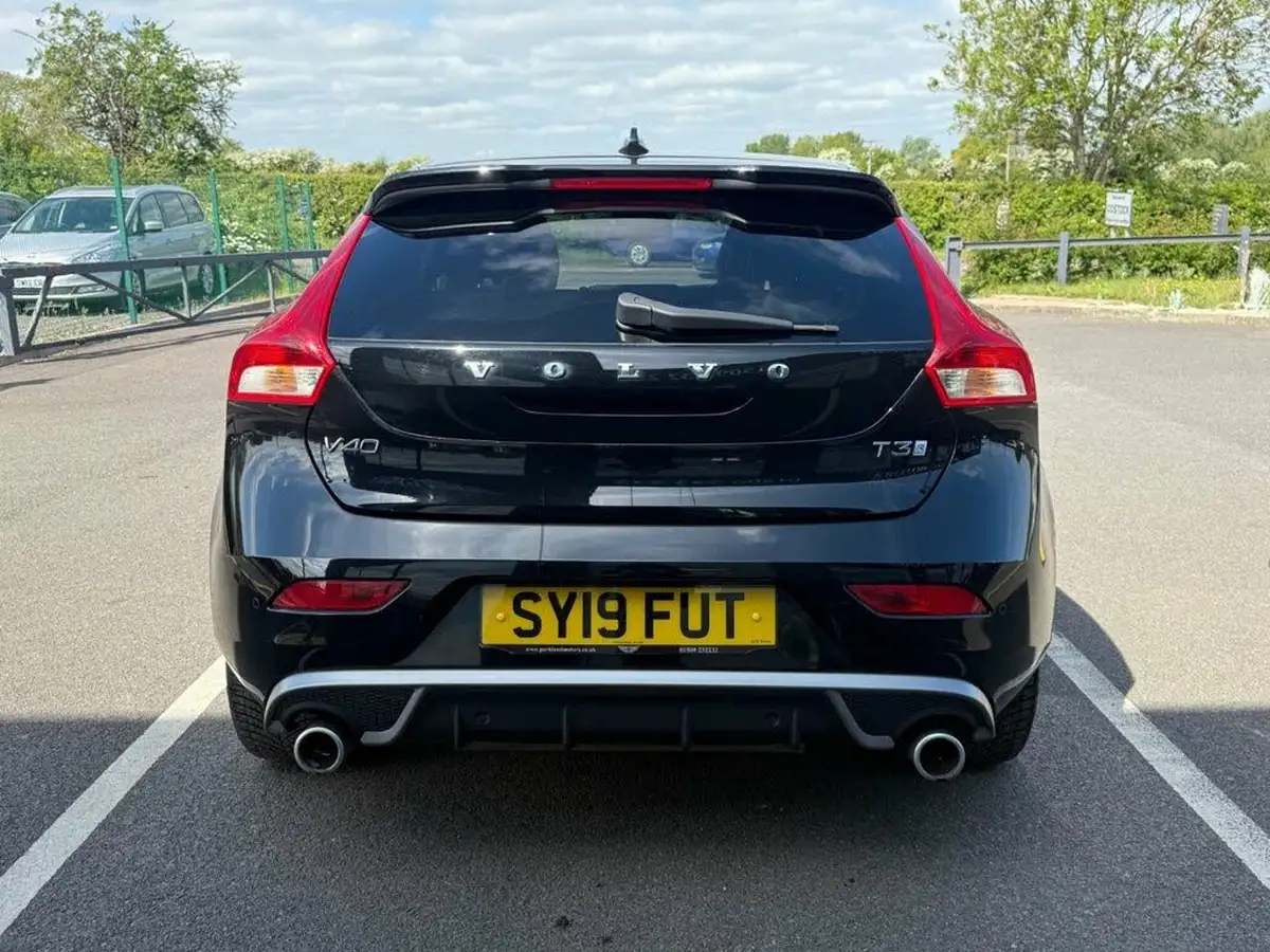 2019-volvo-v40-20-t3-r-design-pro-big-5