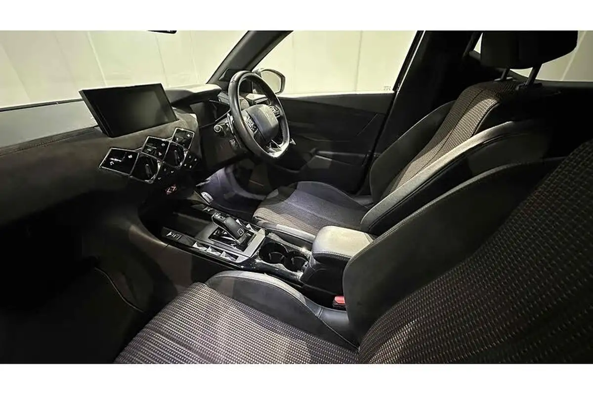 2022-ds-ds-3-crossback-12-puretech-performance-line-130ps-eat8-big-18
