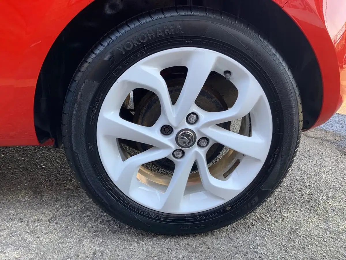 2016-vauxhall-corsa-14i-sting-75ps-3d-big-9