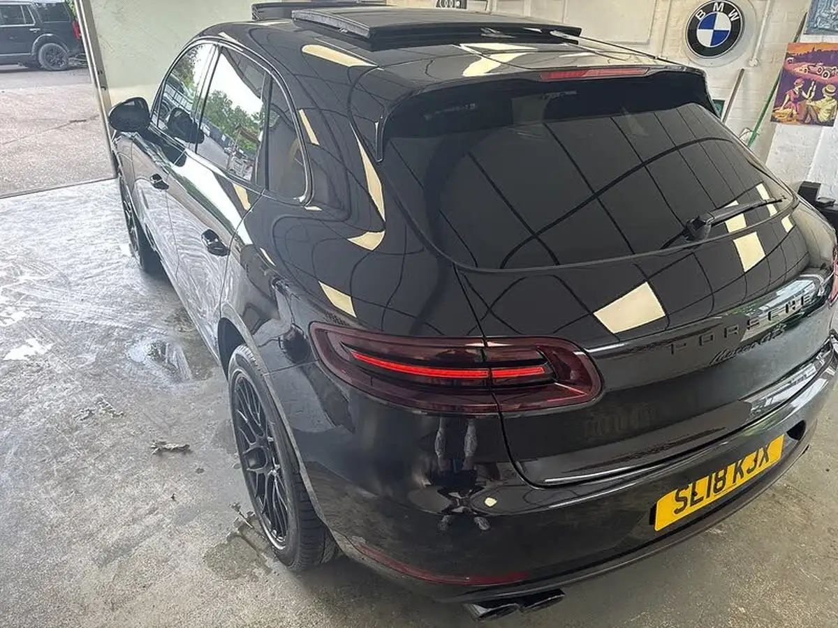 2018-porsche-macan-30-gts-big-9