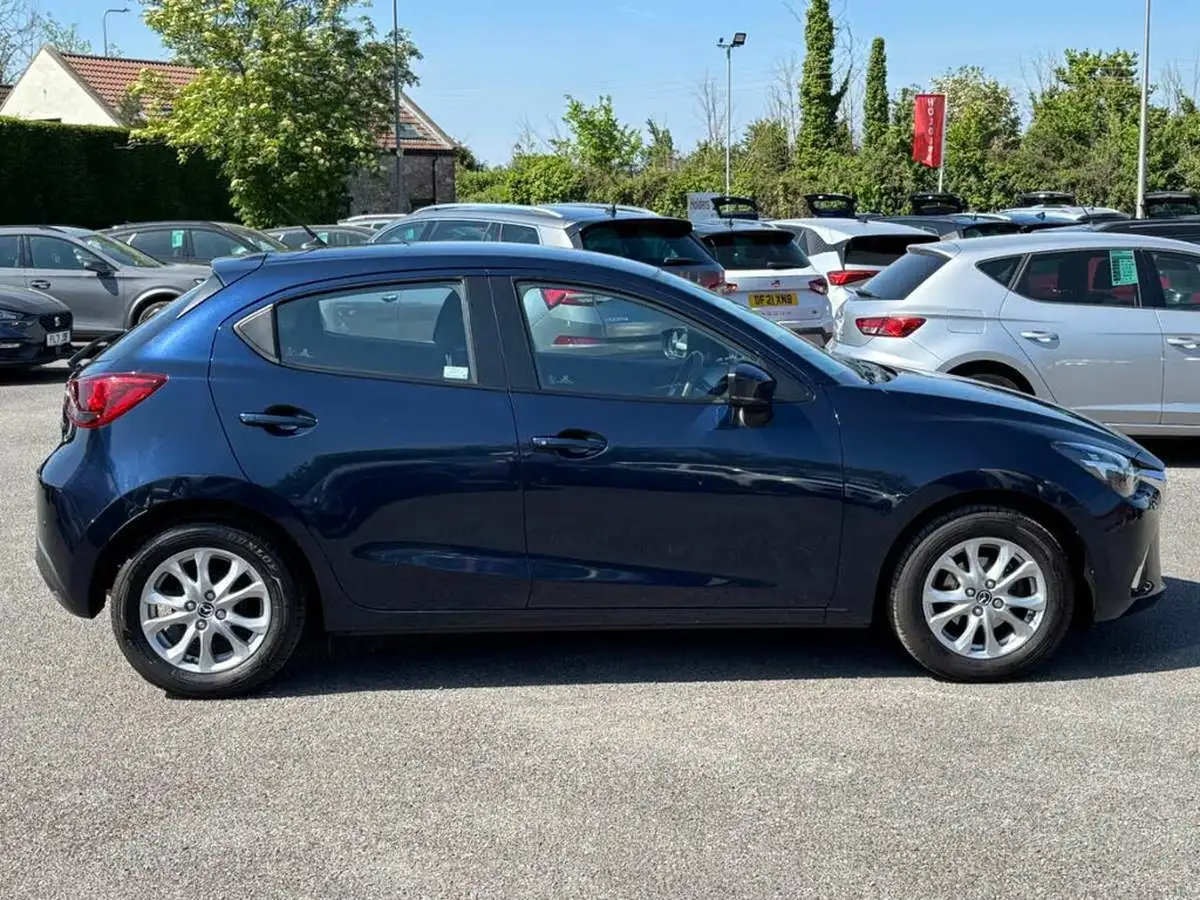 2018-mazda-mazda2-15-se-l-nav-big-1