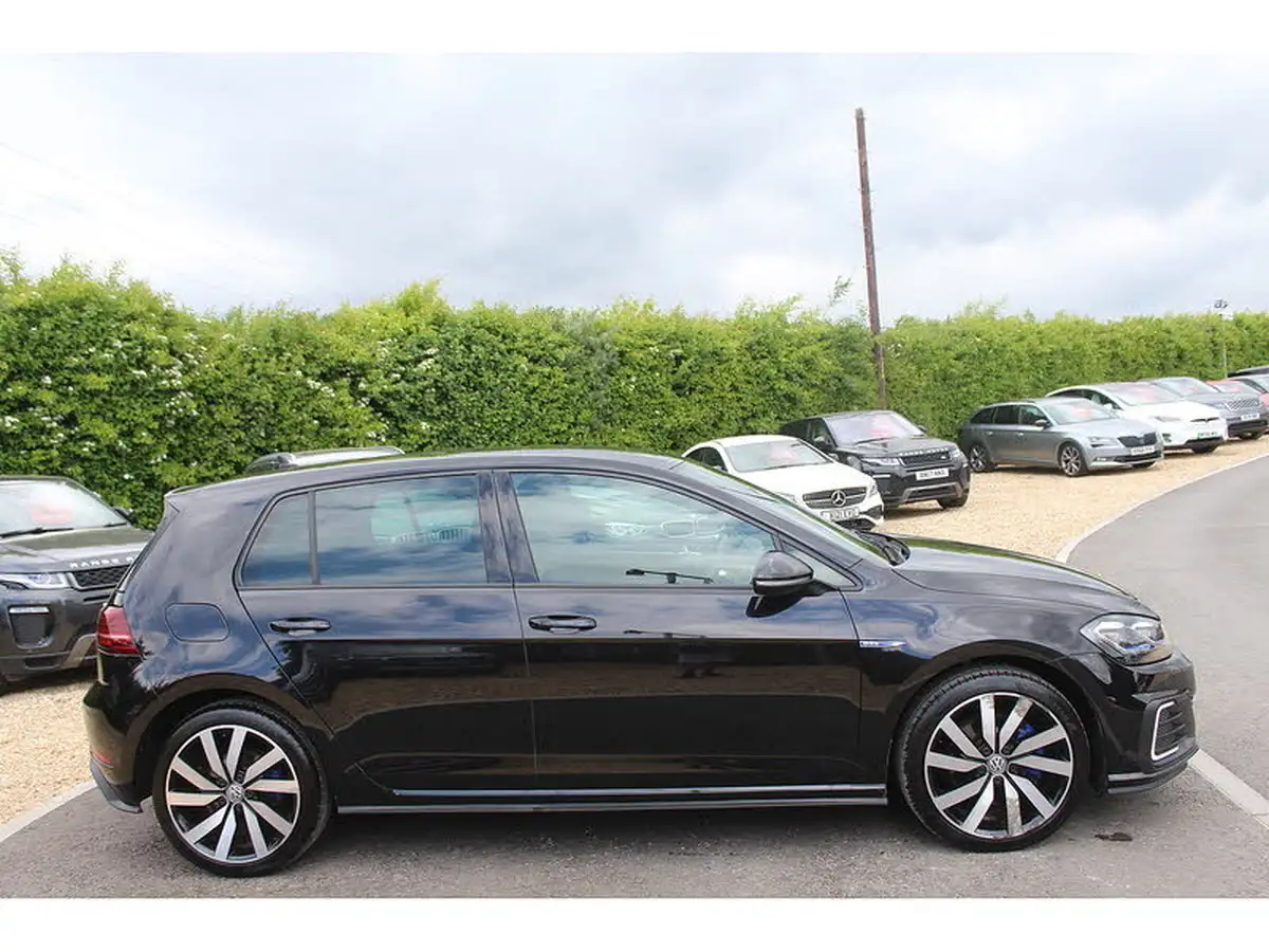 2017-volkswagen-golf-14-tsi-gte-advance-ss-big-3