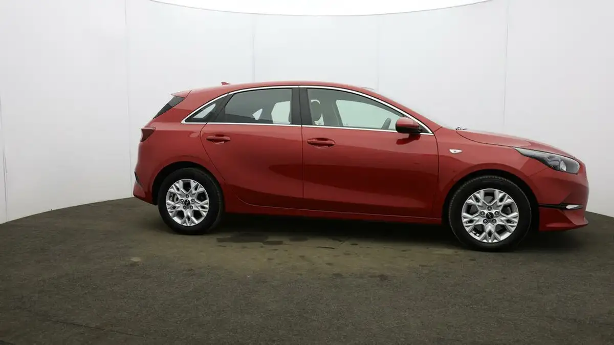 2023-kia-ceed-15-t-gdi-2-158bhp-hatchback-big-49