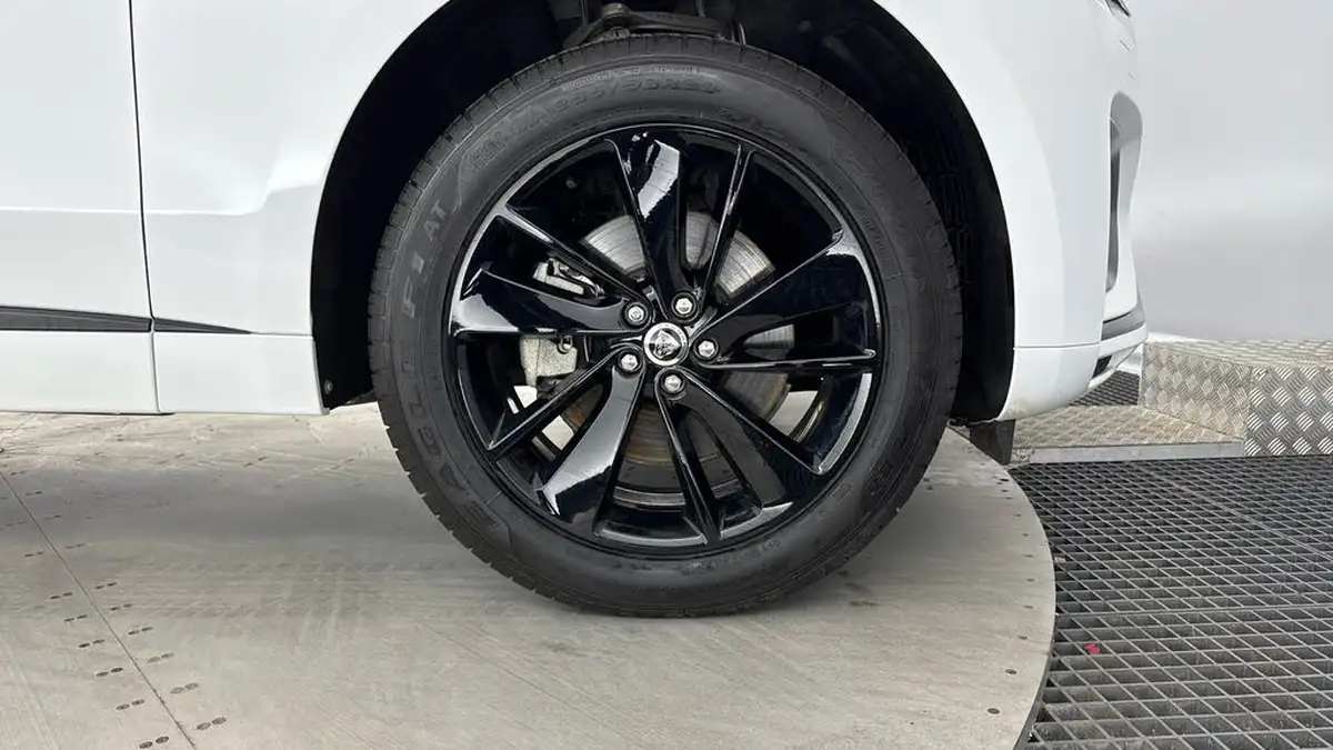 2024-jaguar-f-pace-20-d200-r-dynamic-se-black-90th-anniversary-edition-big-28