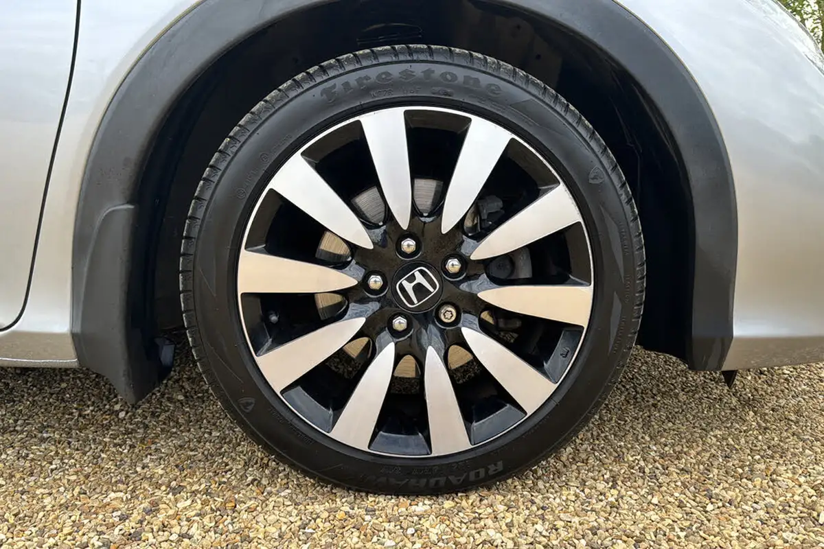 2017-honda-civic-18-i-vtec-se-plus-navi-ss-hatchback-big-30
