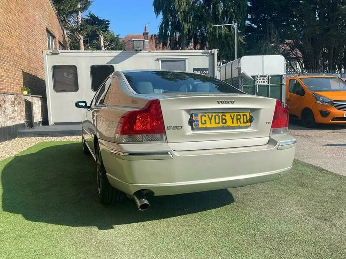 2006-volvo-s60-24td-d5-se-geartronic-big-2