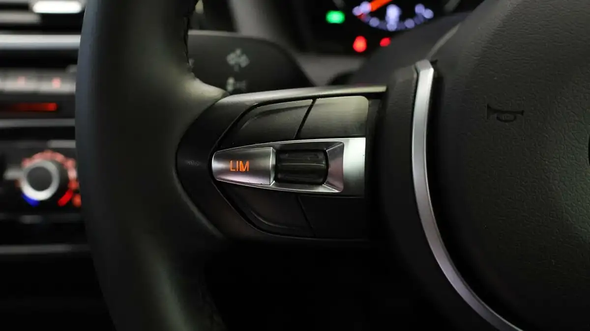 2018-bmw-1-series-15-118i-m-sport-3d-big-21