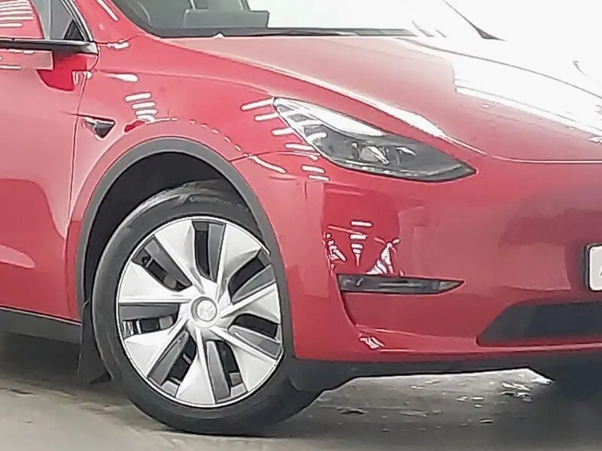 2022-tesla-model-y-e-long-range-big-8