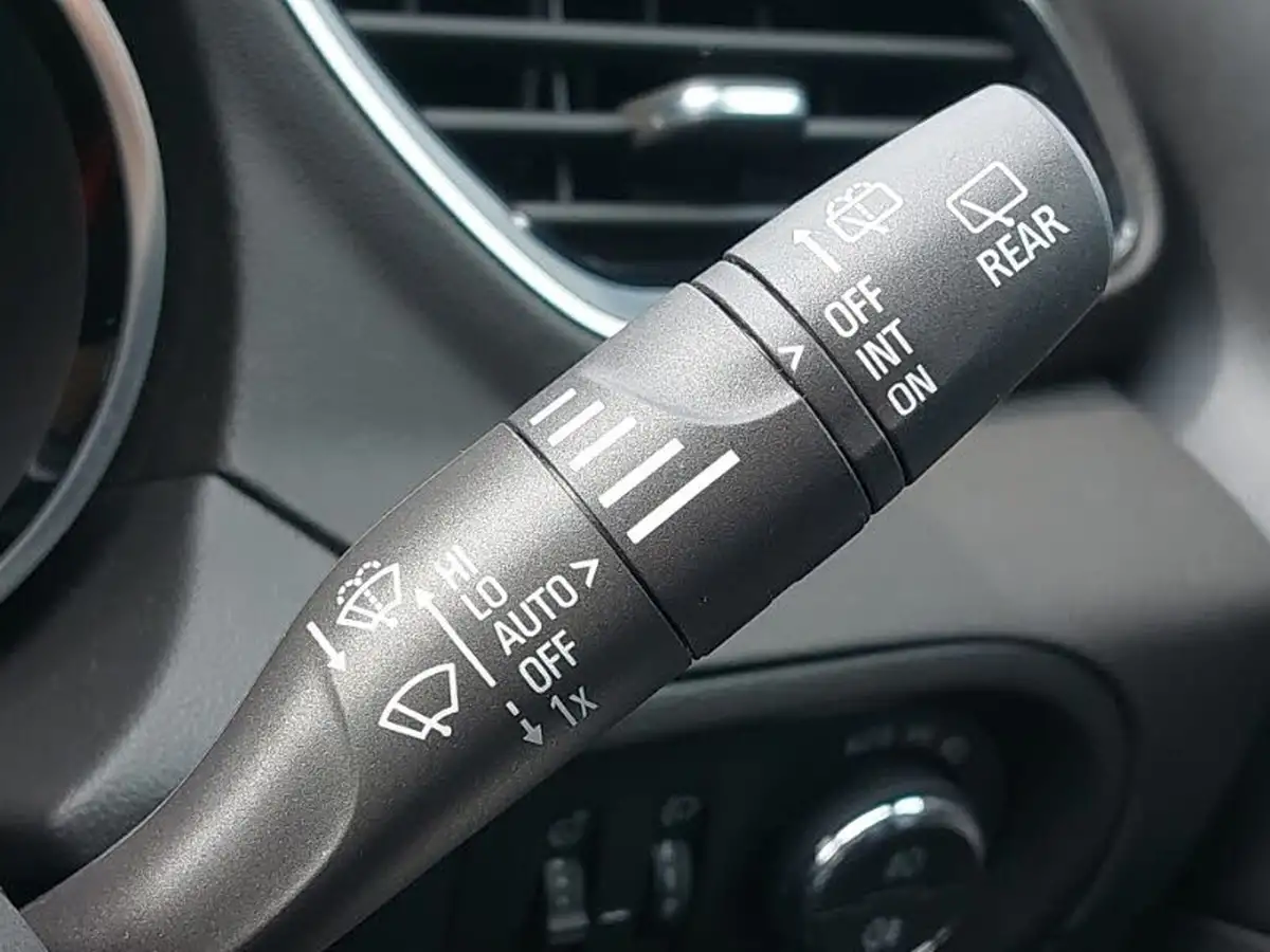 2020-vauxhall-grandland-x-12-elite-nav-big-15