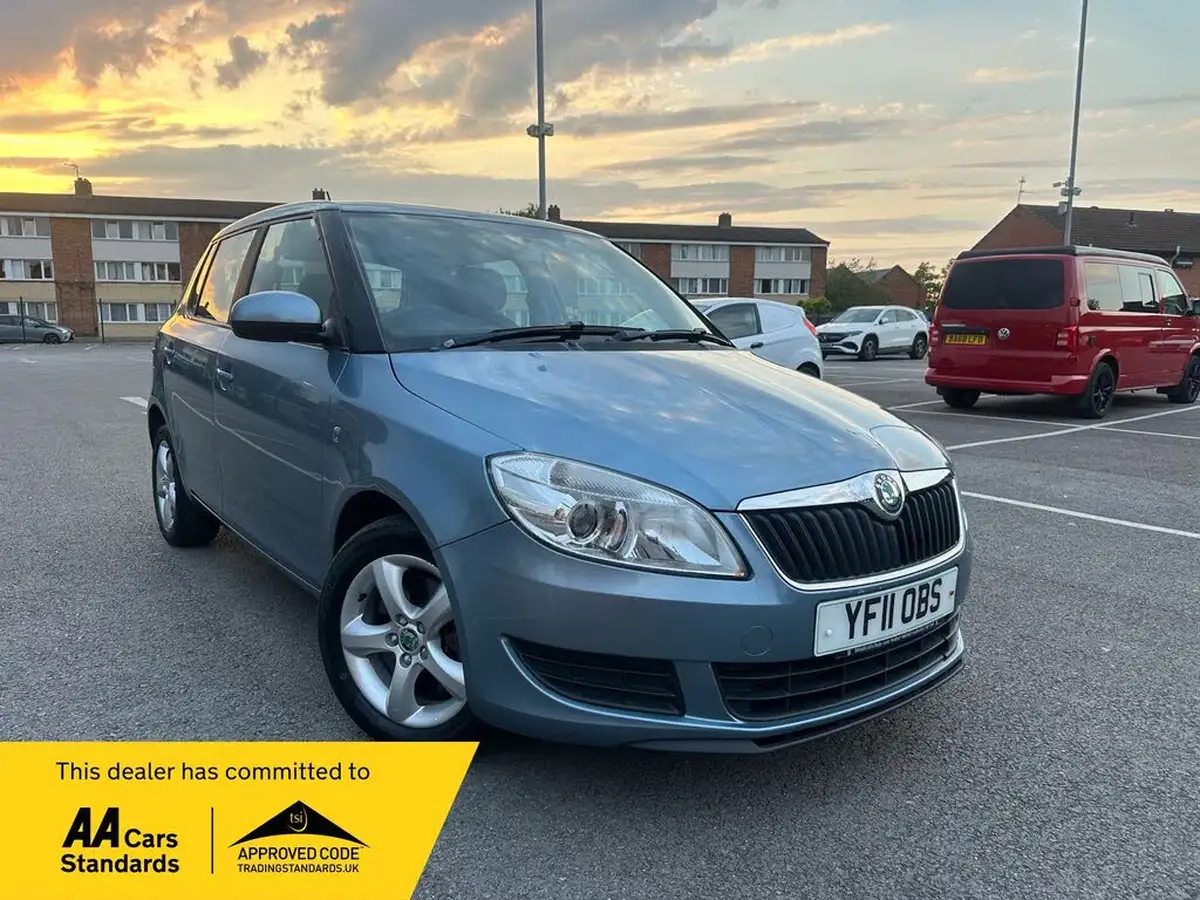 2011-skoda-fabia-12-se-105bhp-hatchback-1197cc-dsg-big-0