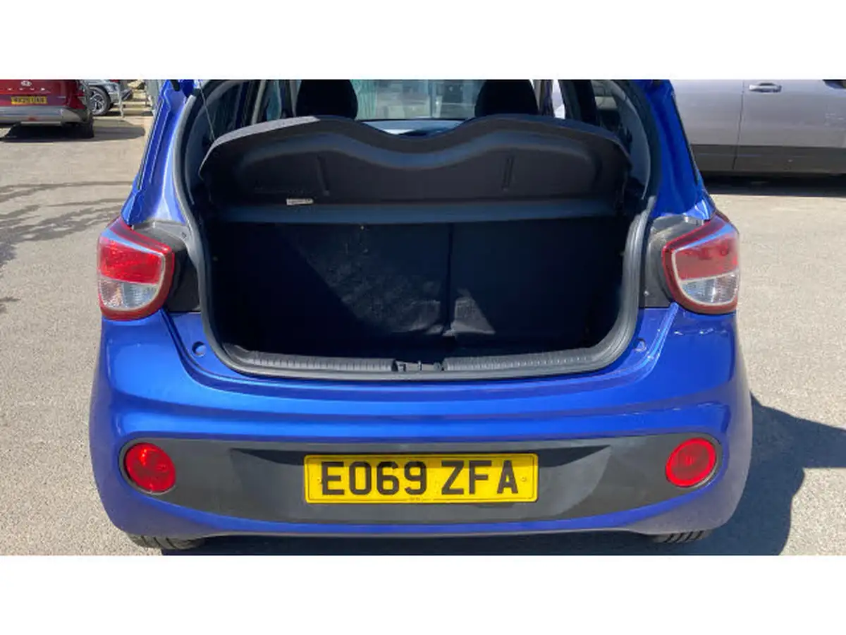 2019-hyundai-i10-10-play-big-3