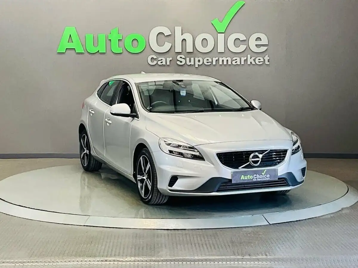2018-volvo-v40-20td-d3-r-design-big-4