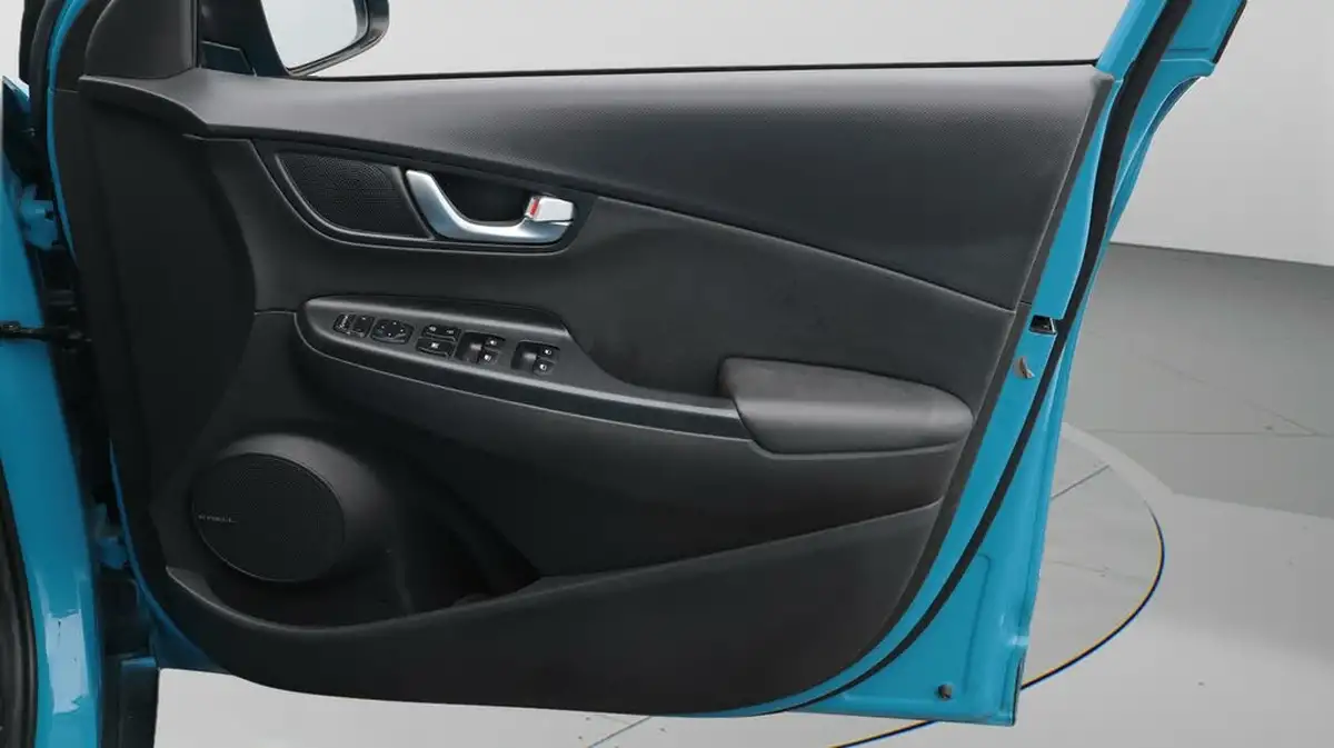 2021-hyundai-kona-e-ultimate-big-15