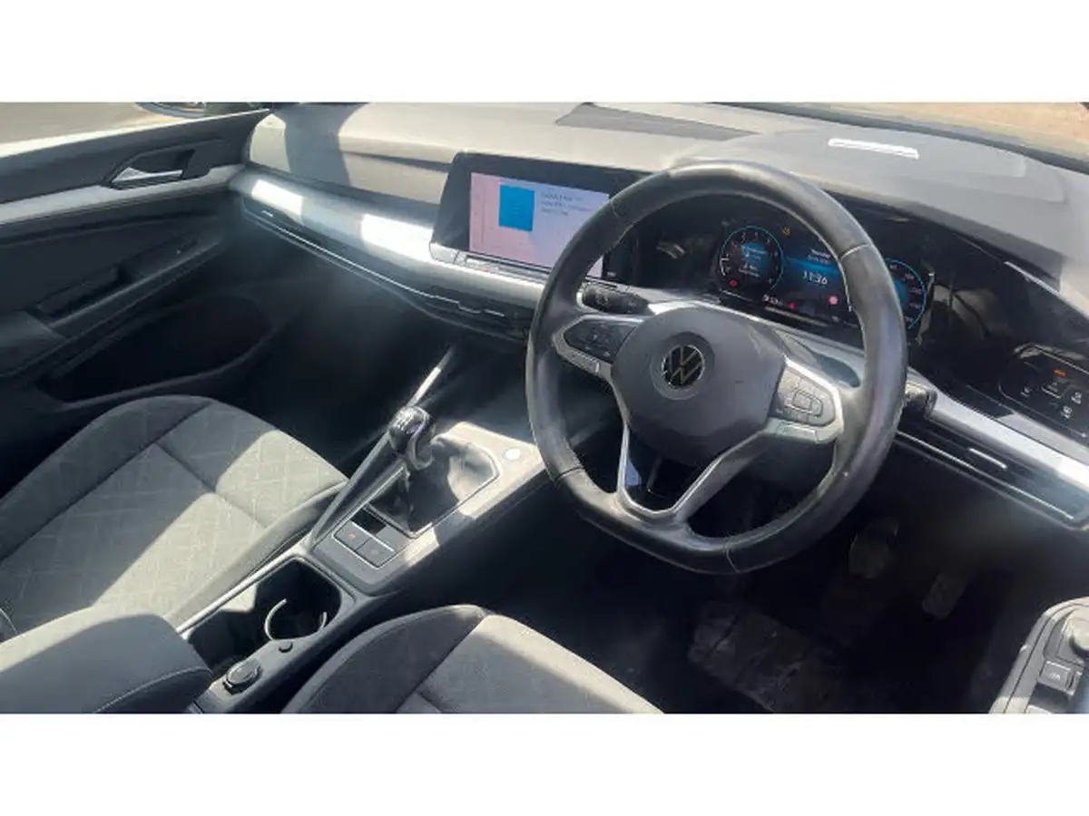 2020-volkswagen-golf-15-tsi-life-130ps-hatchback-big-10