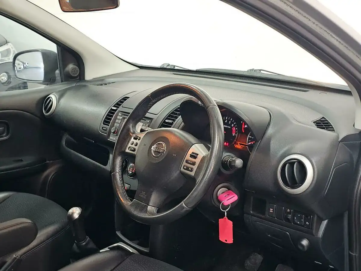 2012-nissan-note-14-n-tec-big-11