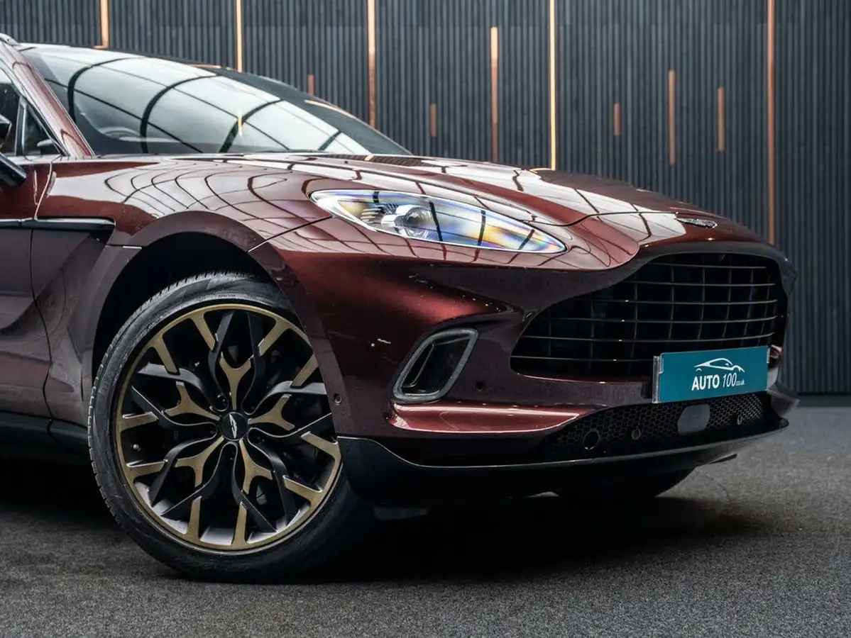 2021-aston-martin-dbx-40-v8-big-14