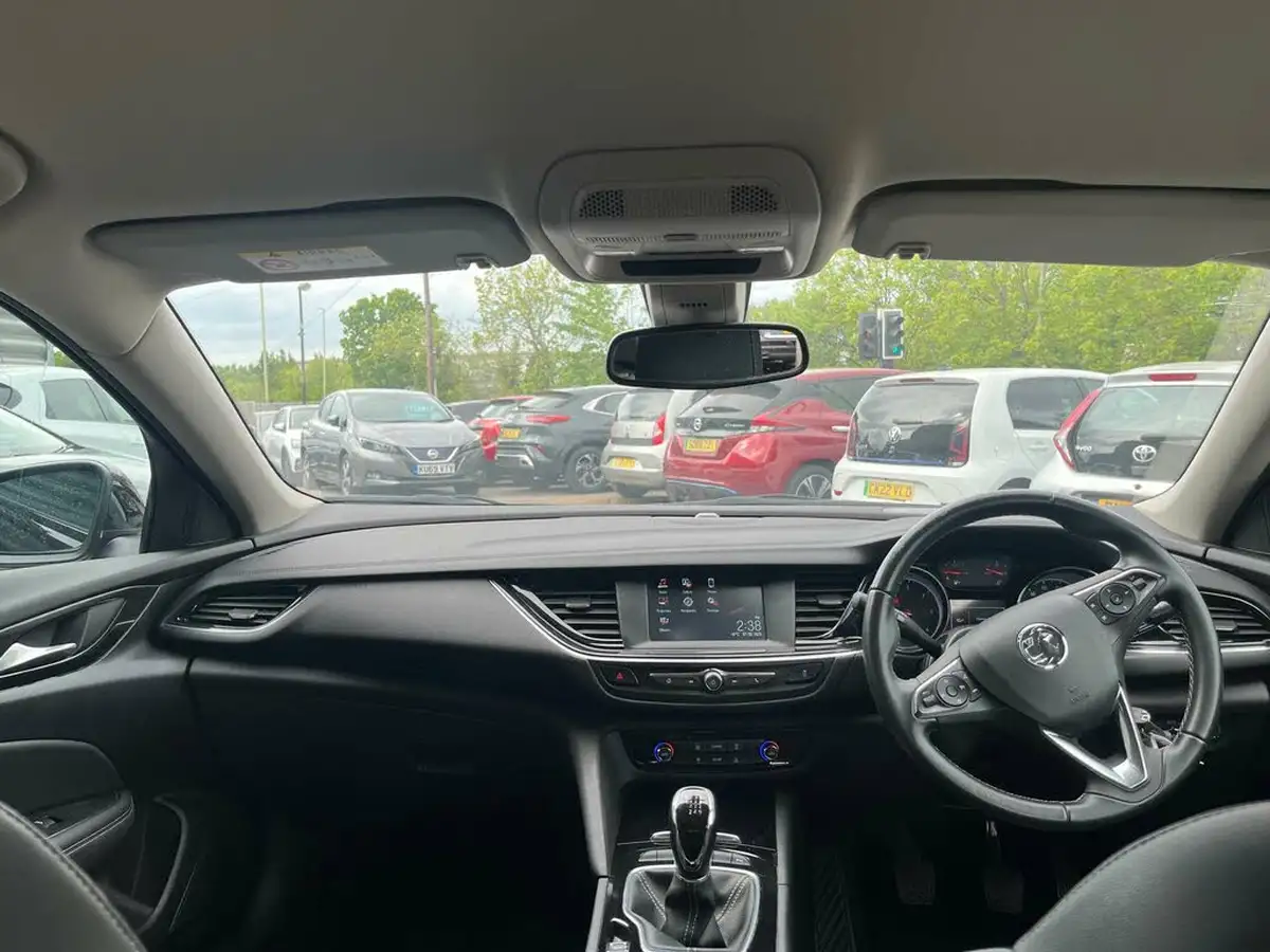 2021-vauxhall-insignia-grand-sport-15-turbo-d-sri-nav-big-22