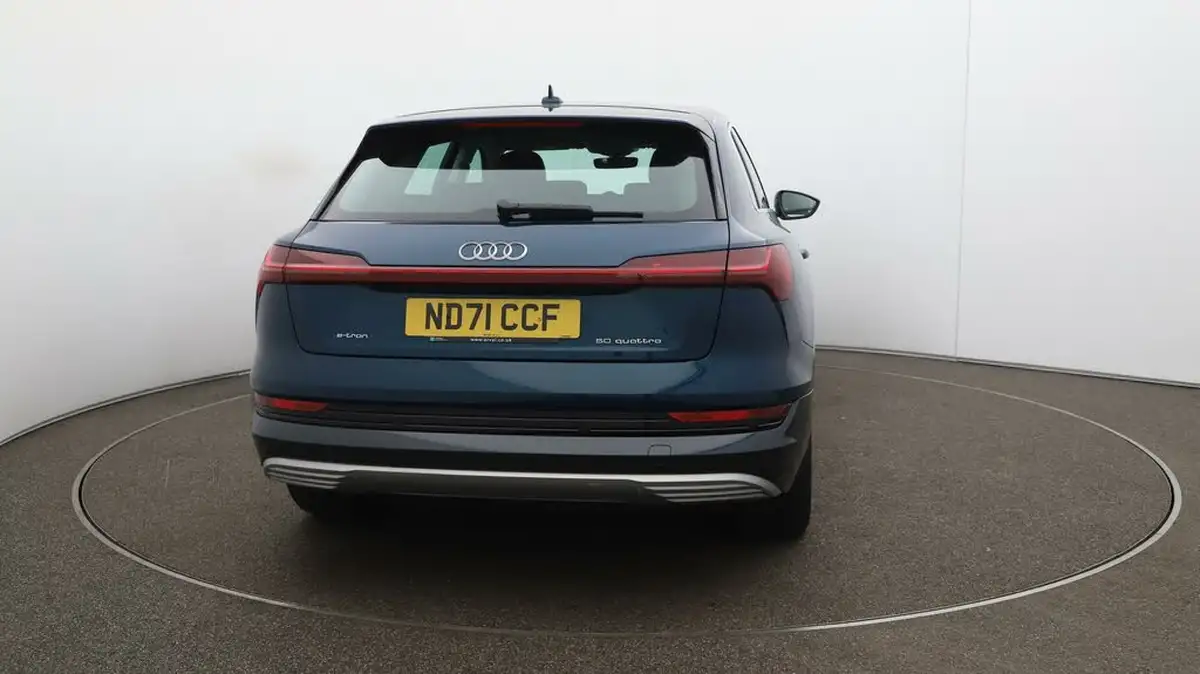 2021-audi-e-tron-50e-technik-station-wagon-big-75