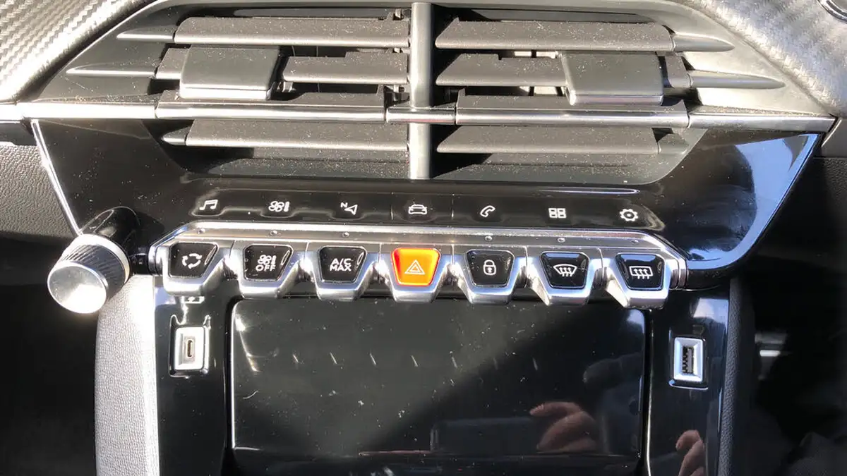 2022-peugeot-208-12-puretech-gt-premium-130bhp-eat8-big-19