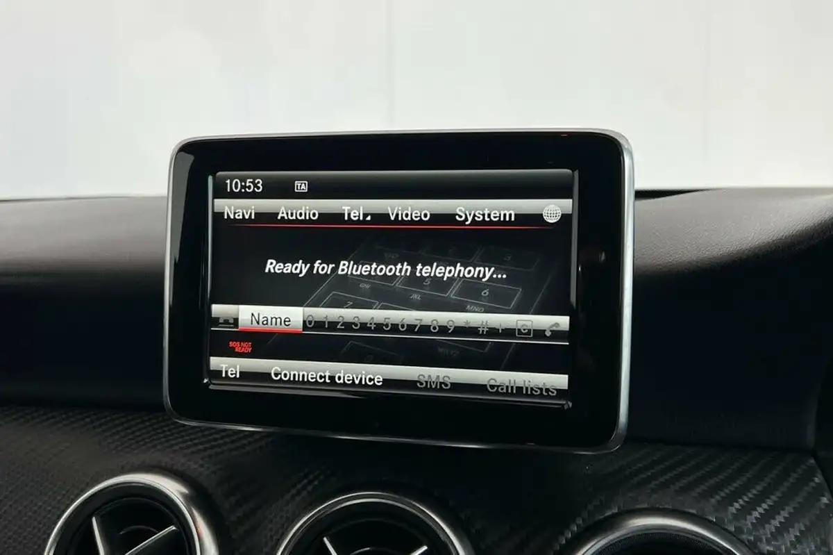2015-mercedes-benz-a-class-21cdi-a200-night-edition-7g-dct-big-15