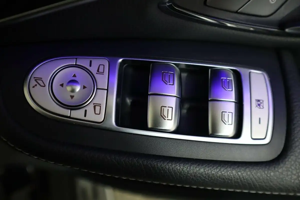 2019-mercedes-benz-glc-class-20d-glc220d-amg-line-premium-station-wagon-5d-big-21