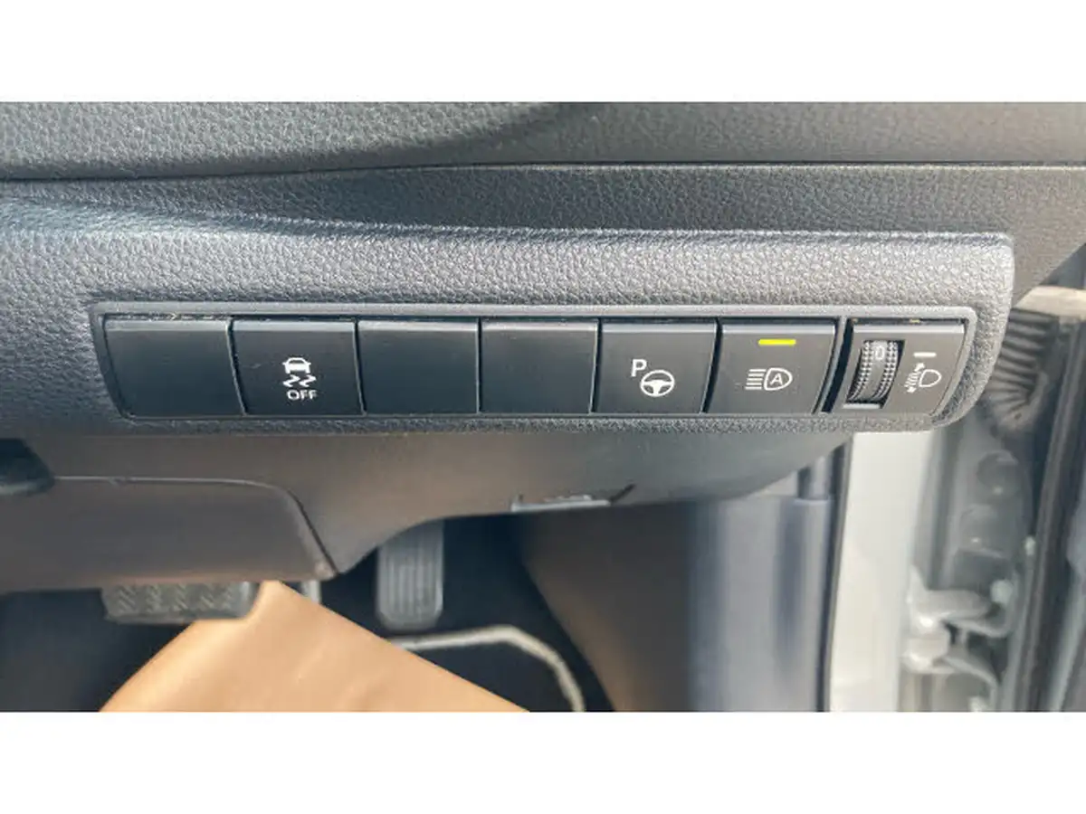 2020-toyota-corolla-18-vvt-i-design-spare-wheel-hatchback-5d-big-34