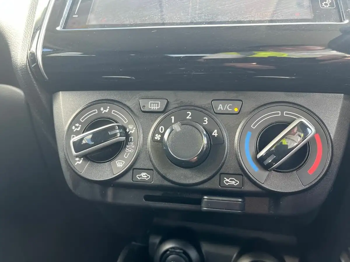 2024-suzuki-swift-12-dualjet-sz-l-big-29