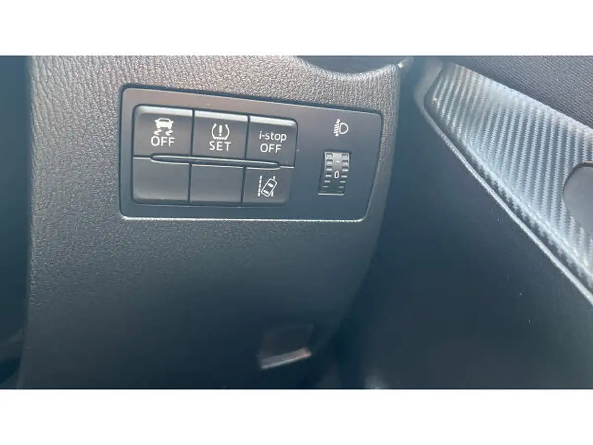 2017-mazda-mazda2-15-sport-nav-90ps-big-26
