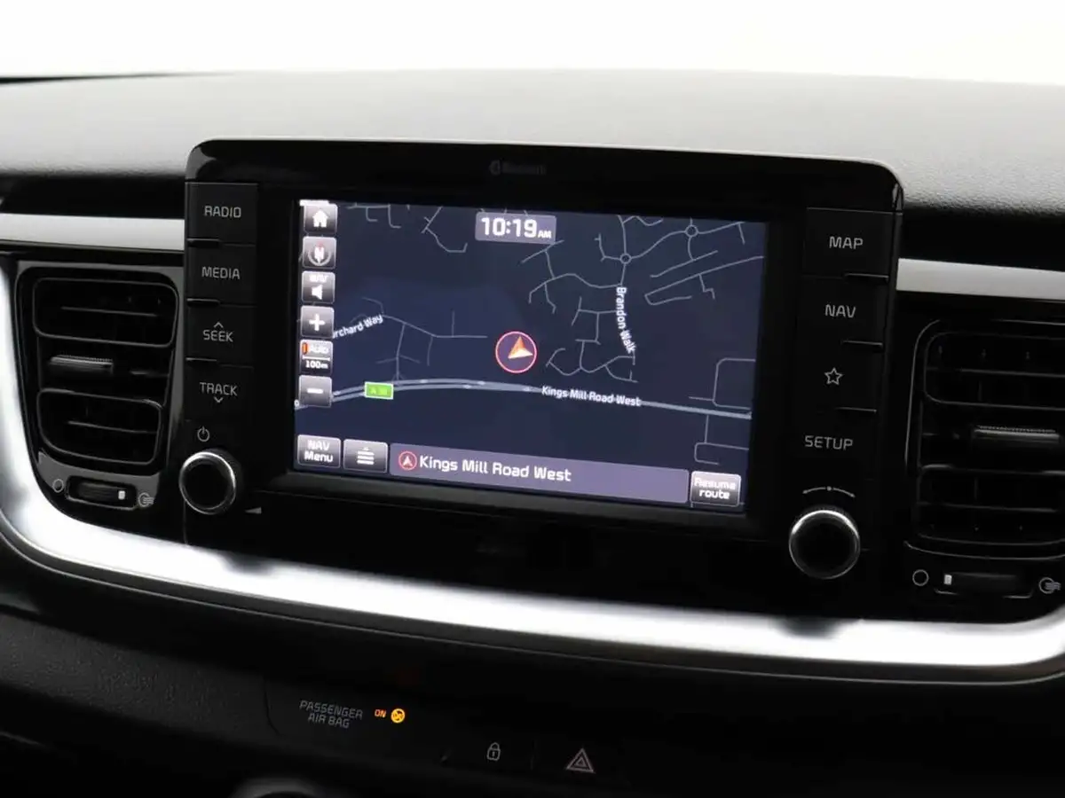 2020-kia-stonic-10-t-gdi-4-dct-big-23
