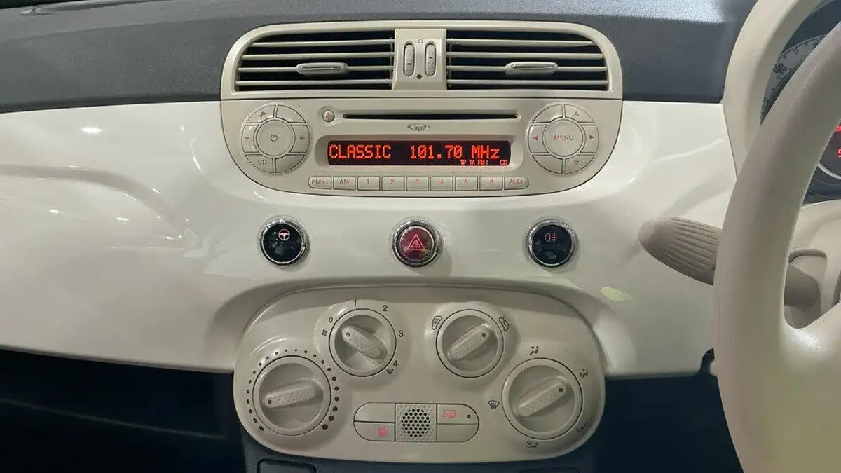 2014-fiat-500-12-pop-big-6