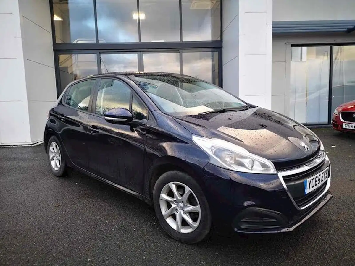 2015-peugeot-208-10-puretech-active-5d-big-0