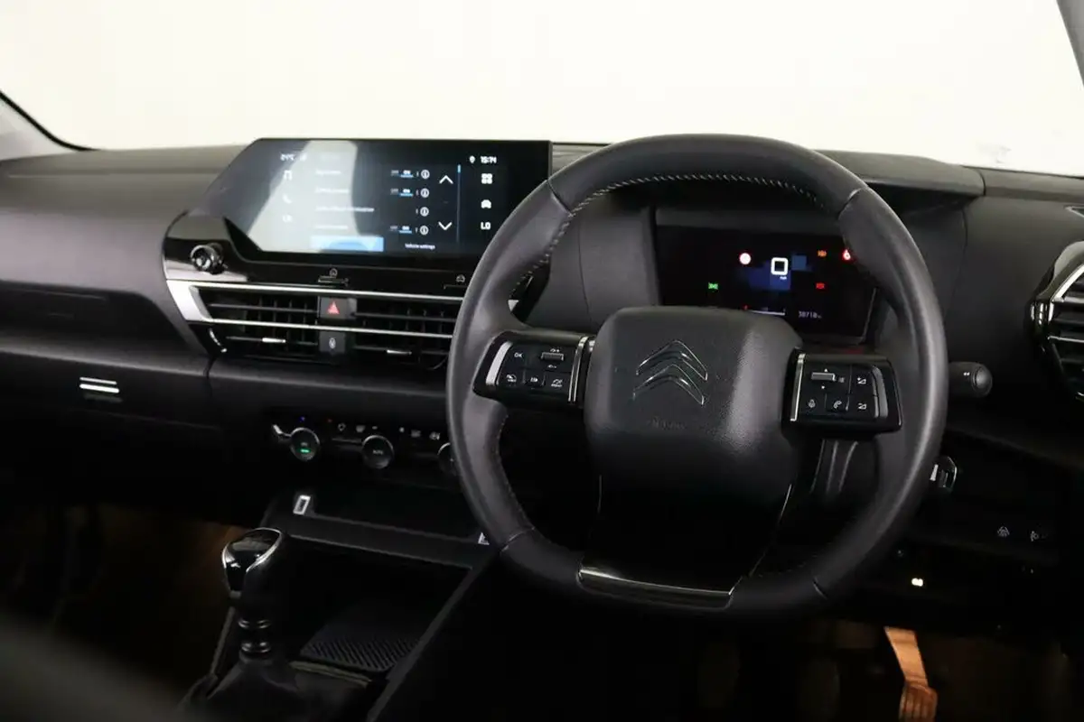 2023-citroen-c4-12-puretech-sense-big-13
