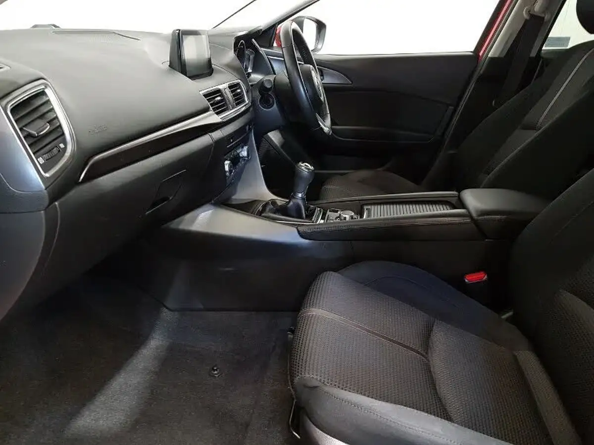 2018-mazda-mazda3-20-sport-nav-120ps-fastback-4d-big-4