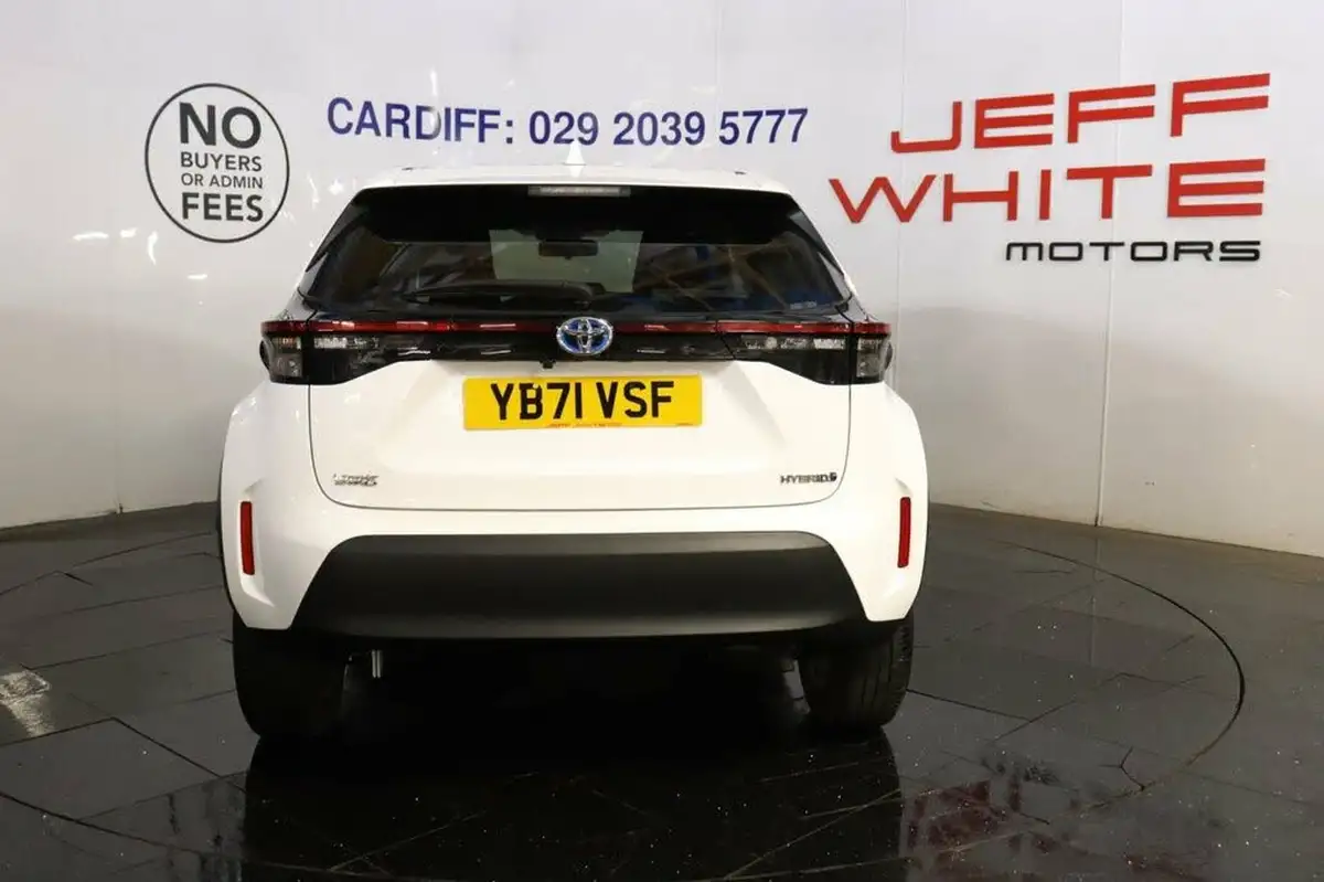 2022-toyota-yaris-cross-15-vvt-i-icon-big-3