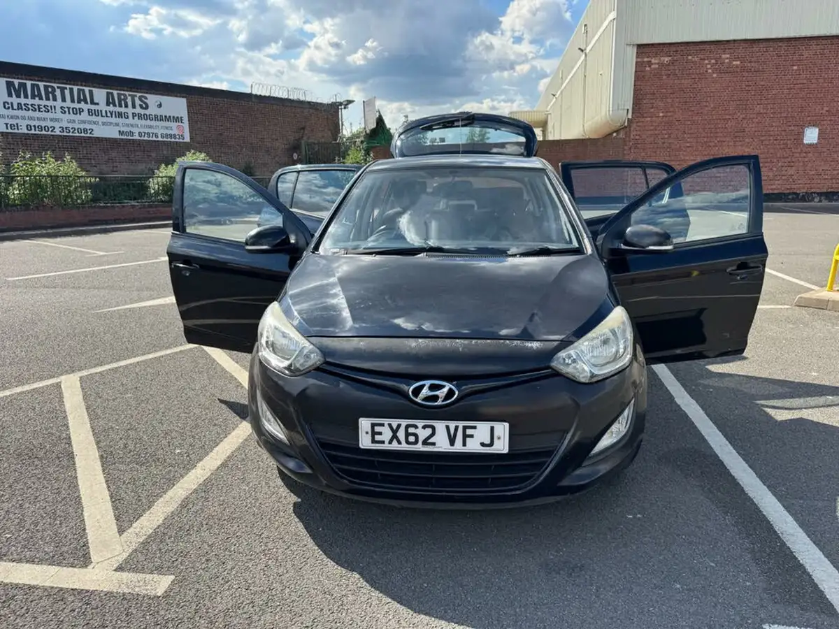2012-hyundai-i20-12-active-5d-big-6