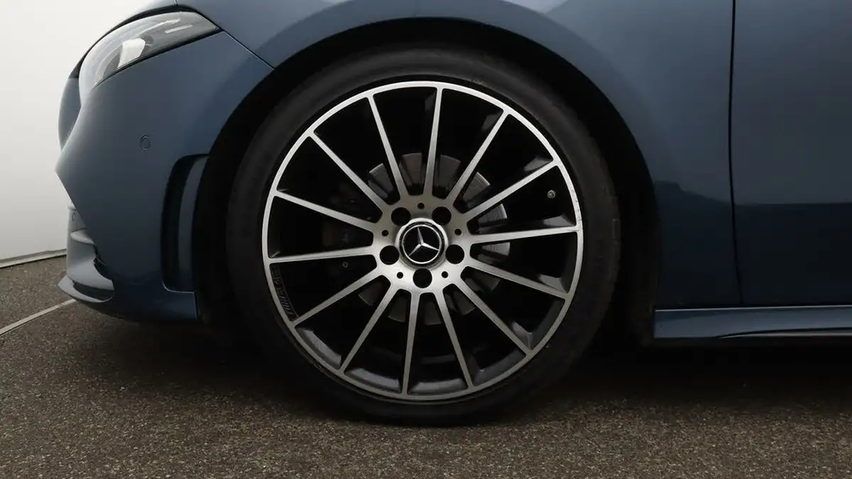 2020-mercedes-benz-a-class-20d-a200d-exclusive-edition-big-18