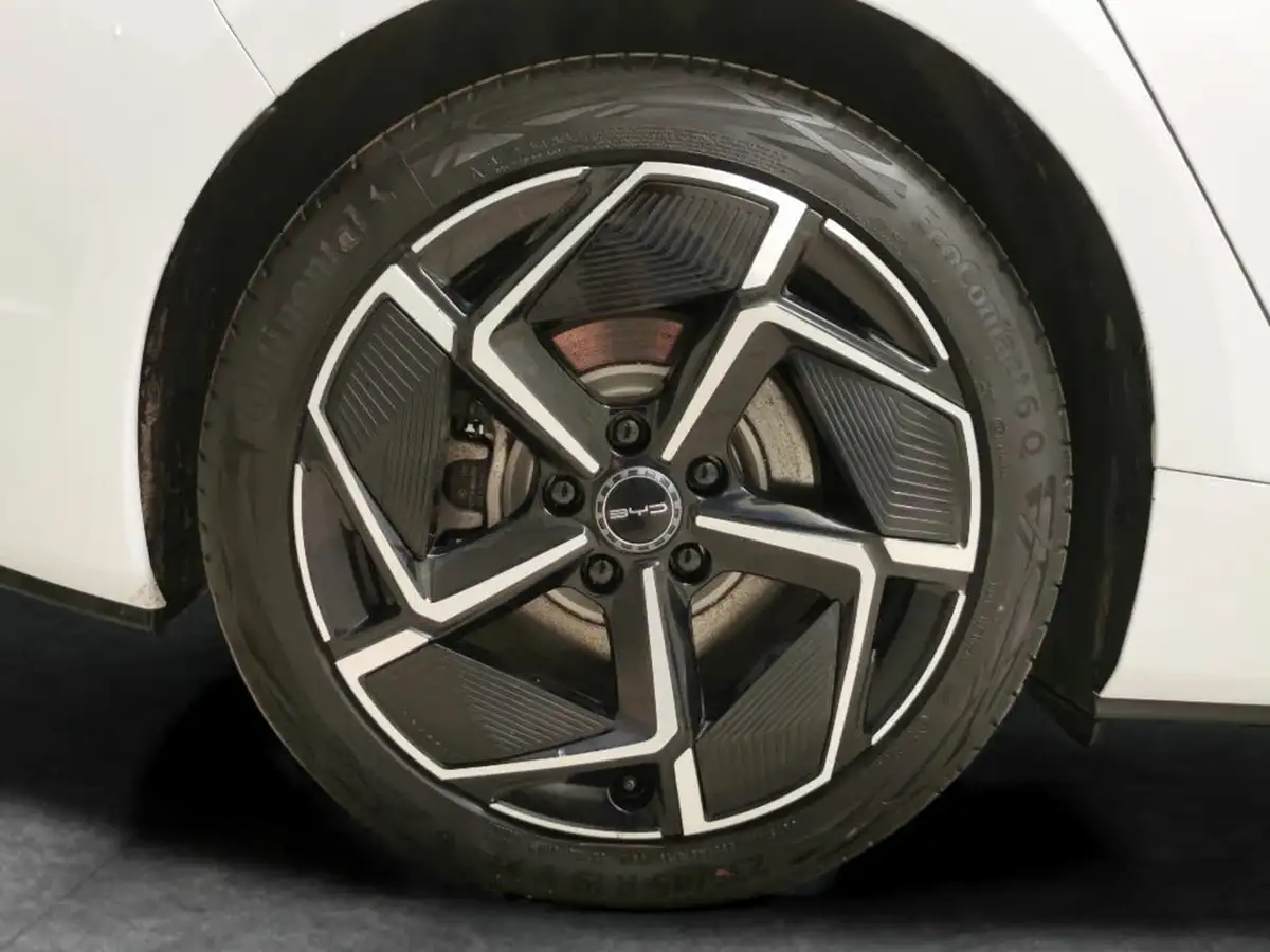 2024-byd-seal-e-design-big-32