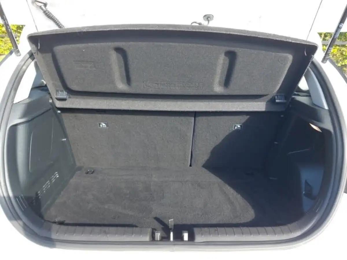 2022-hyundai-i20-10-t-gdi-se-connect-dct-big-7