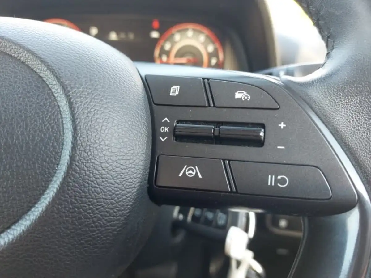 2022-hyundai-i20-10-t-gdi-se-connect-dct-big-11