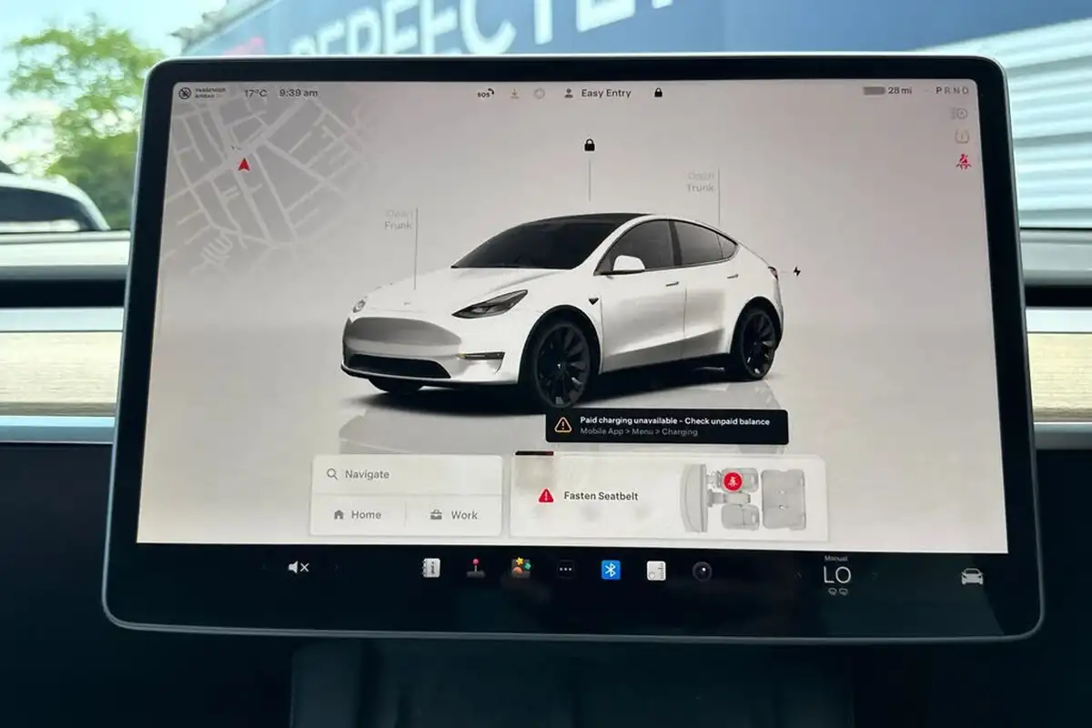 2022-tesla-model-y-e-long-range-big-16