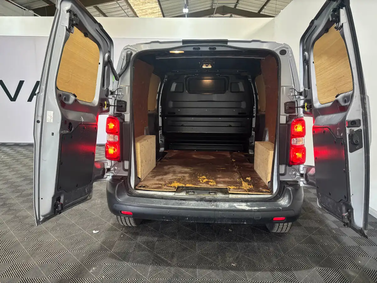 2022-vauxhall-vivaro-15td-2900-l1h1-dynamic-big-17