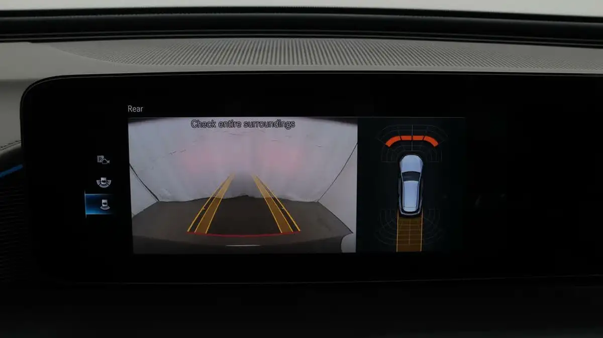 2022-mercedes-benz-eqc-e-eqc-400-amg-line-big-26
