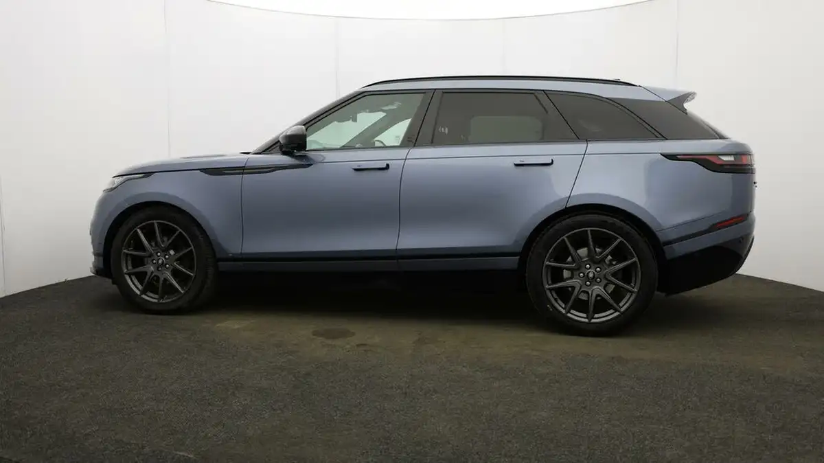 2022-land-rover-range-rover-velar-20-d200-r-dynamic-hse-big-27