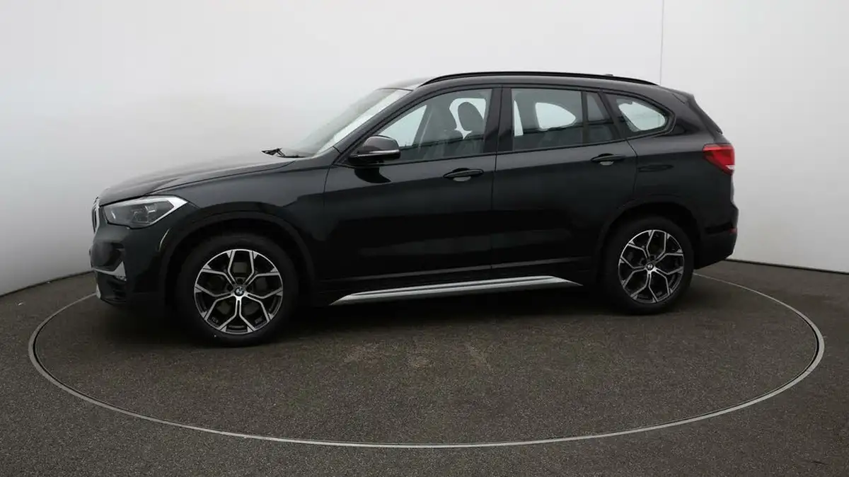 2021-bmw-x1-20-sdrive20i-xline-big-58