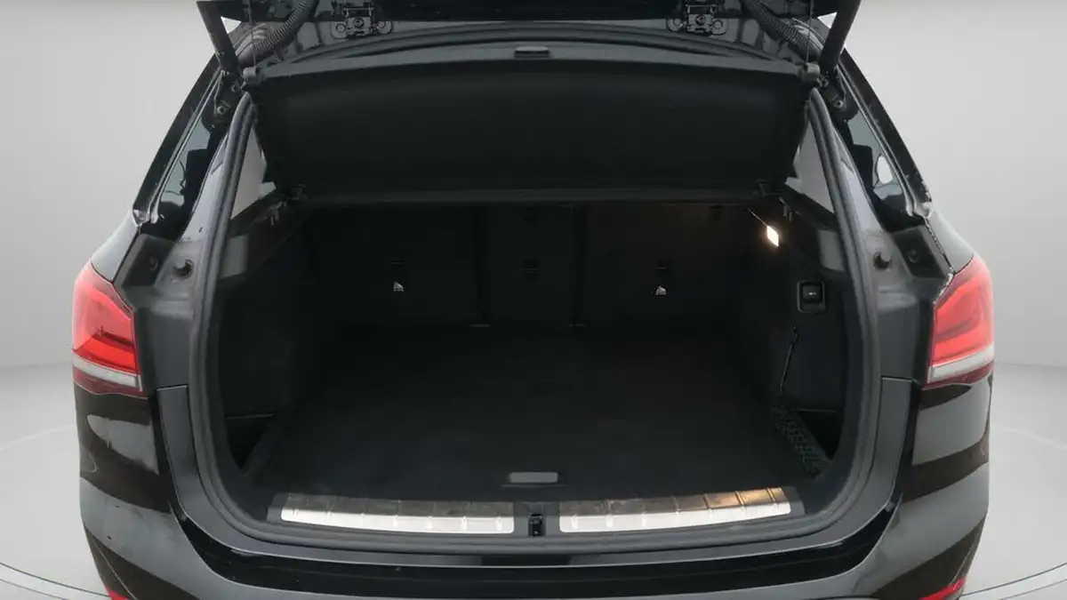 2021-bmw-x1-20-sdrive20i-xline-big-17