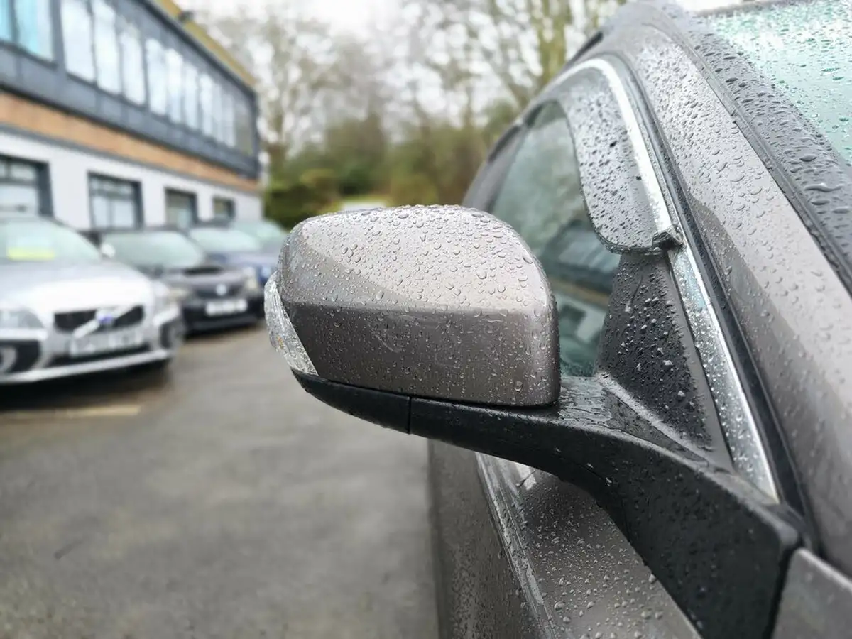 2011-volvo-xc70-30-t6-se-big-52