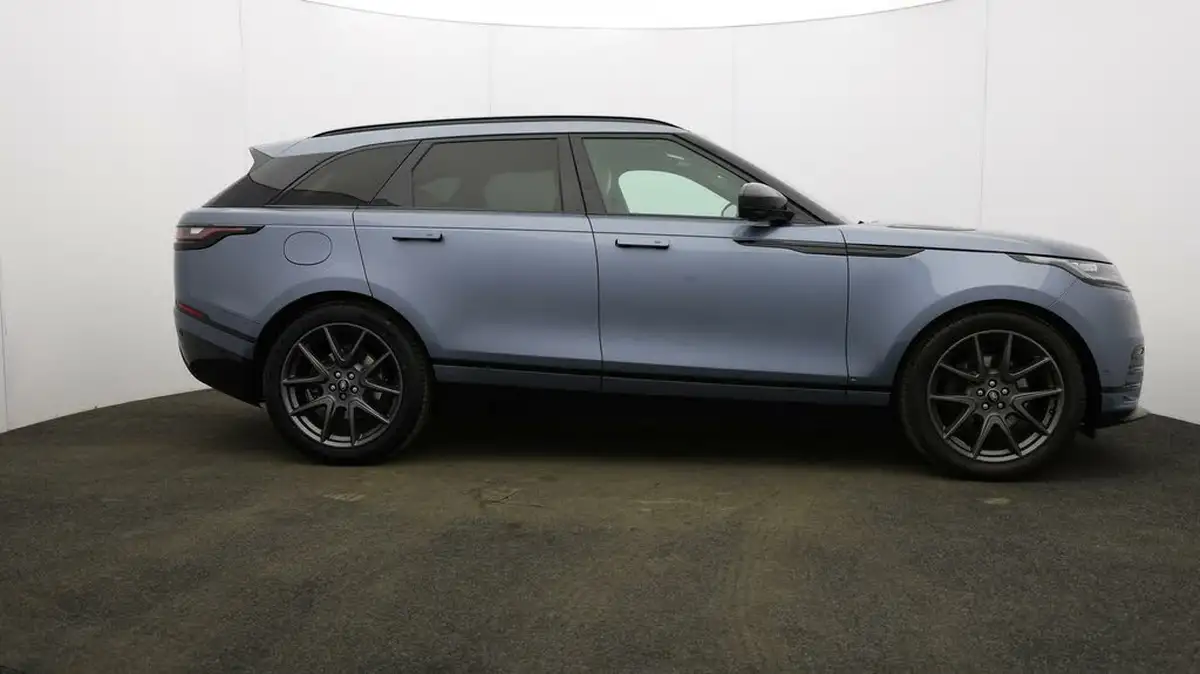 2022-land-rover-range-rover-velar-20-d200-r-dynamic-hse-big-51